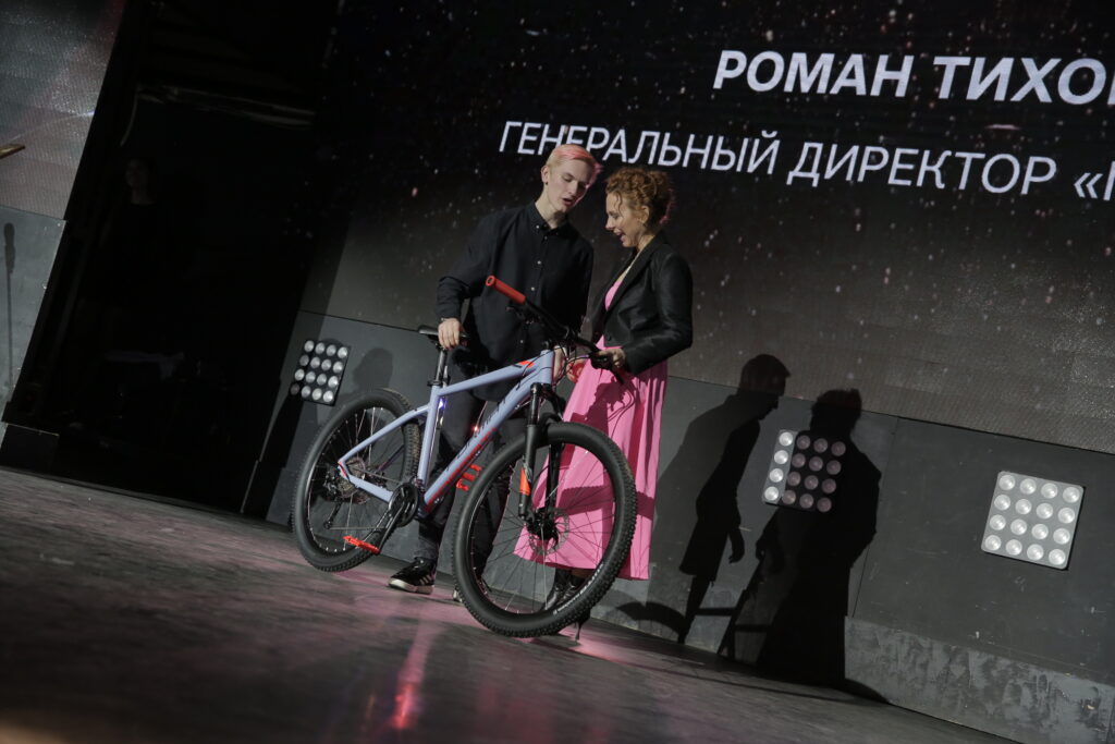 Премия SBA. Лучшему члену жюри достался велосипед