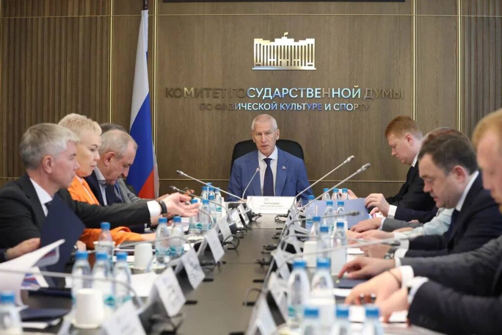 Обзор заседания Госдумы РФ: стратегия легкой атлетики до 2036 года, антидопинг и флаги